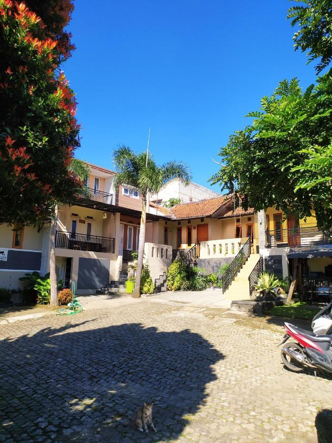 Villa Beverly Лембанг Екстер'єр фото